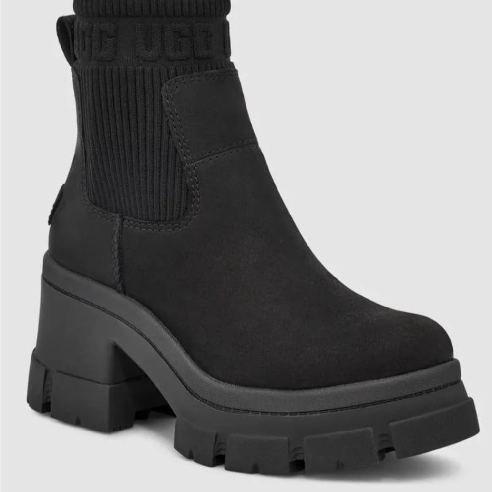 UGG Chelsea boot
